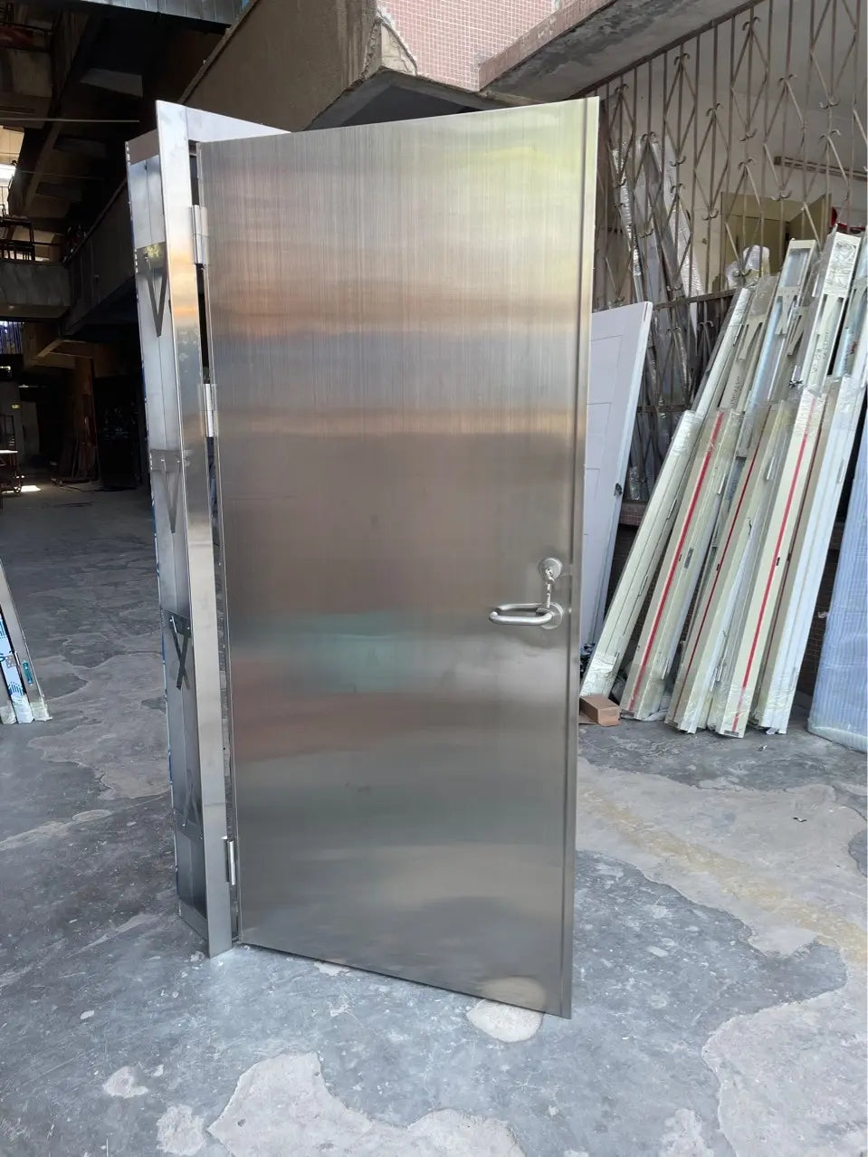 Lagerhall Maxi - 12,2 x 19,5 meter med elektrisk port og dør