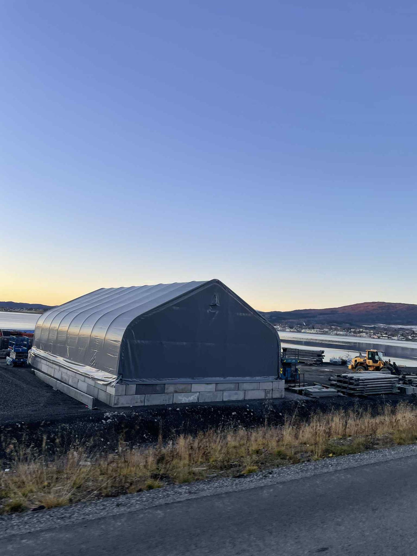 Easyhallen EC3 Premium - Maxi 12,2x19,5 meter med foldeport 4x4 meter