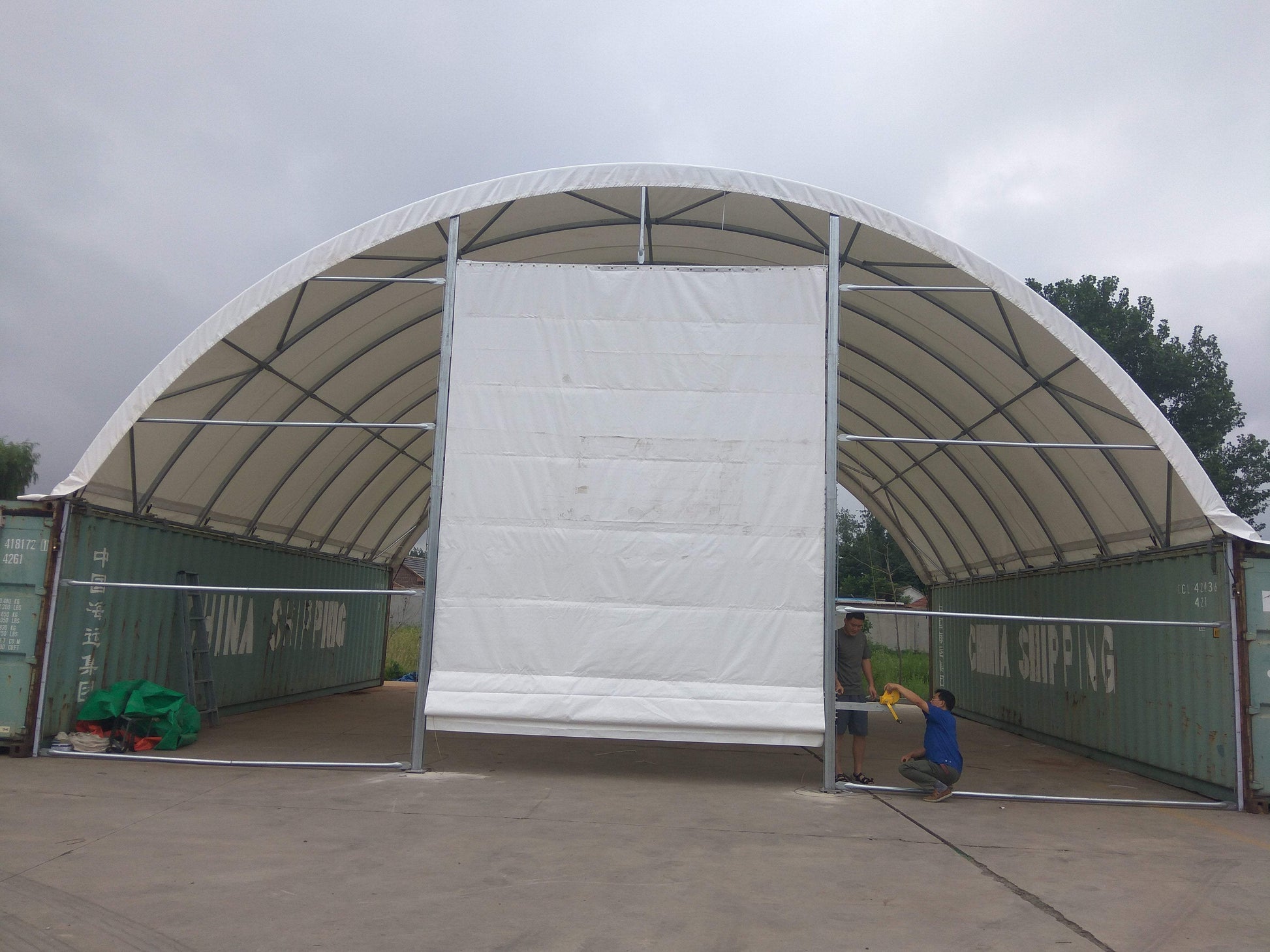 Easyhallen - Frontvegg til containertelt - 40 fot - med port - Easy Gruppen